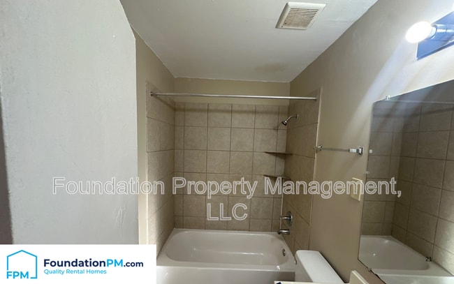 Building Photo - 3552 Suzanne Dr