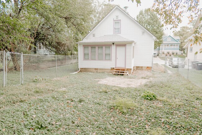 Building Photo - 2728 N 65th Ave