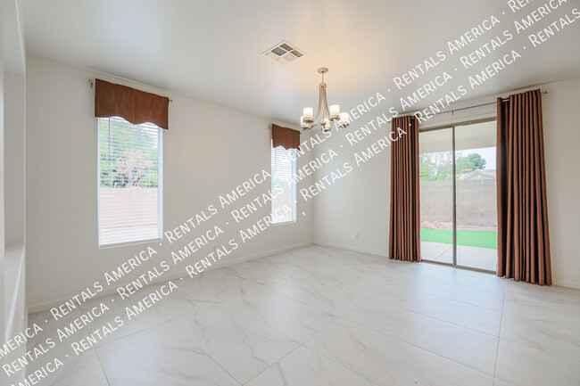 Building Photo - 885 W Caroline Ln