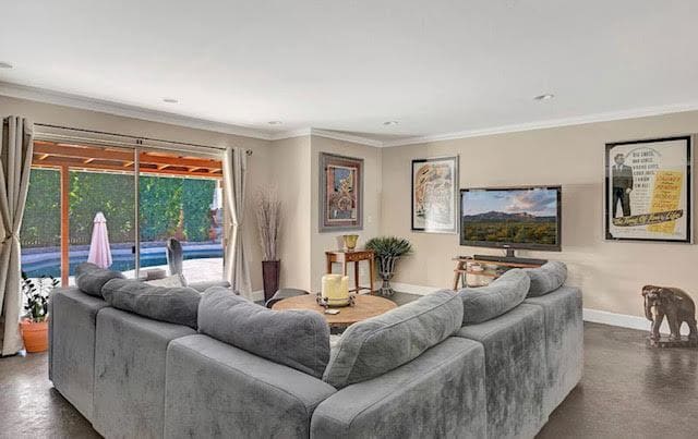 Building Photo - Arcadia Light Furnished Charmer with  Treehouse!!