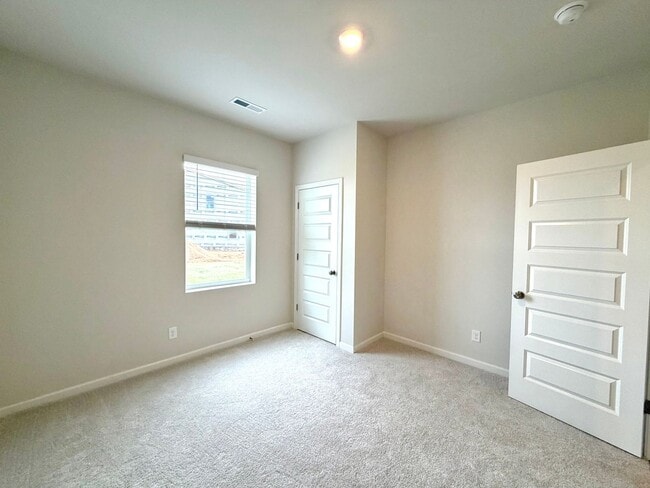 Building Photo - 900 Moray Ln