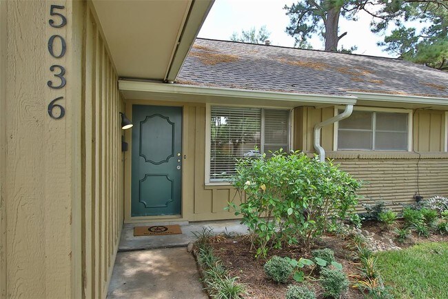 Building Photo - 5036 De Milo Dr