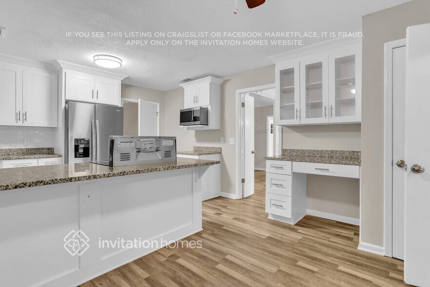 Building Photo - 5388 Golfcrest Cir