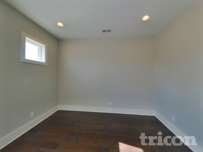 Building Photo - 1257 Hillwood Private Cove