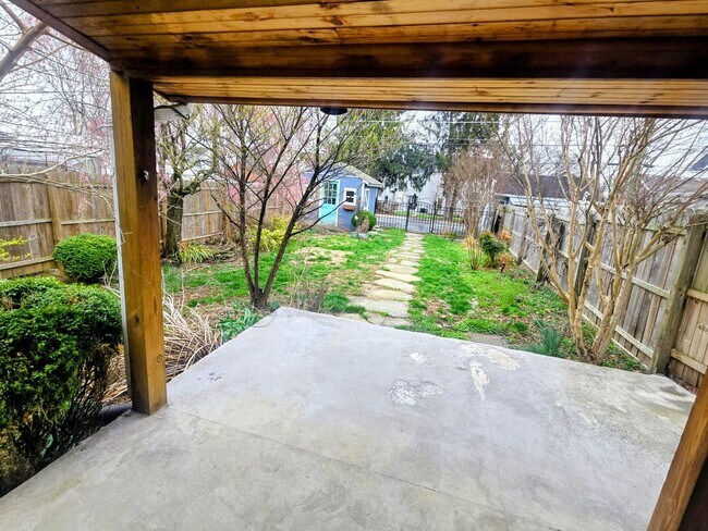 Building Photo - 1542 Washington St