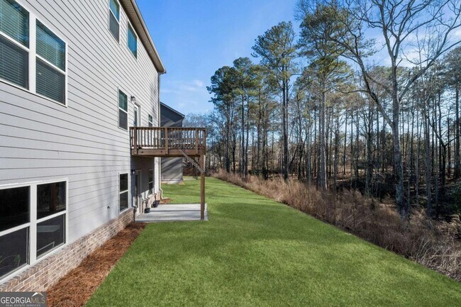 Building Photo - 925 Lakehaven Ln