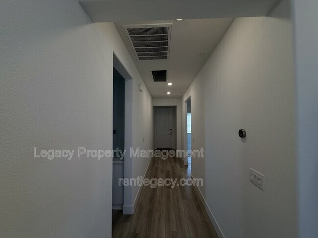 Building Photo - 8332 Taylormade Wy
