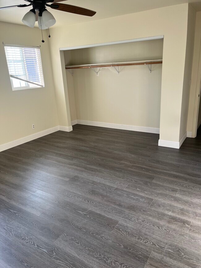 Building Photo - 6442 W 86th Pl