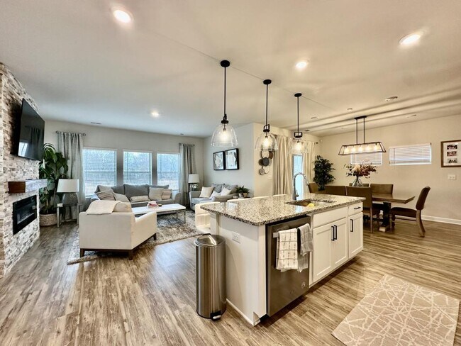 Building Photo - 6212 Hailstone Rd