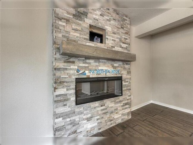 Building Photo - 4 bedrooms, 3 baths gorgeous Parkville home