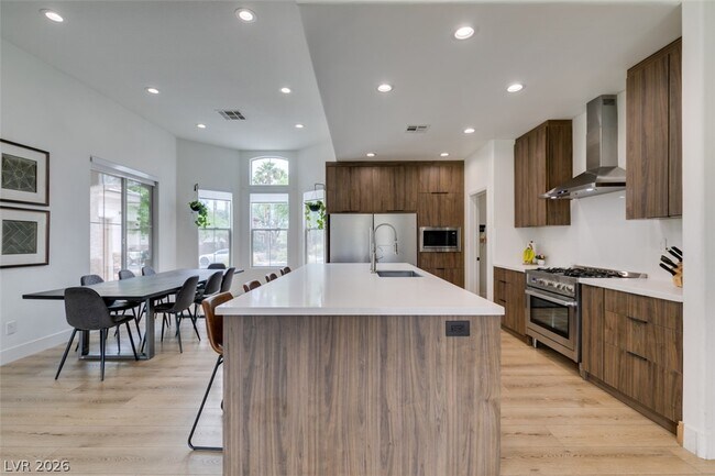 Building Photo - 7210 Shallowford Ave