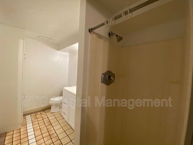 Building Photo - 145 E 500 S