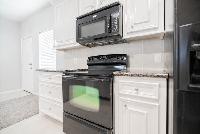 Building Photo - 13165 Snow Ln