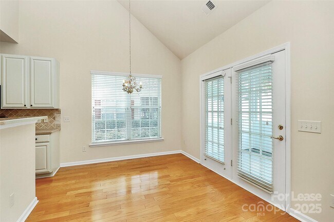Building Photo - 10212 Jacobs Creek Dr