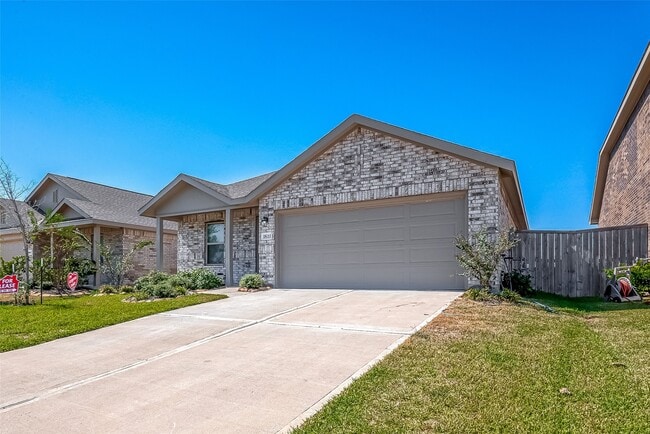 Building Photo - 18111 Robin Creek Dr