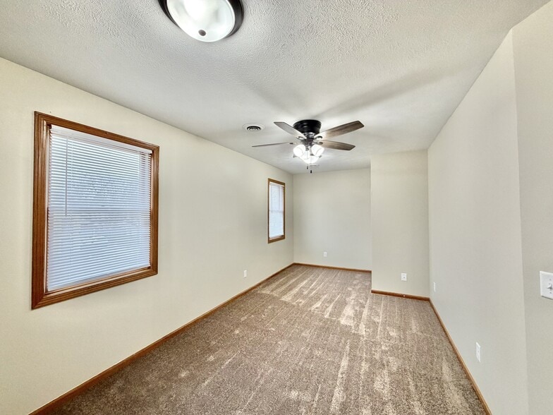 Building Photo - 167 S Jackson St