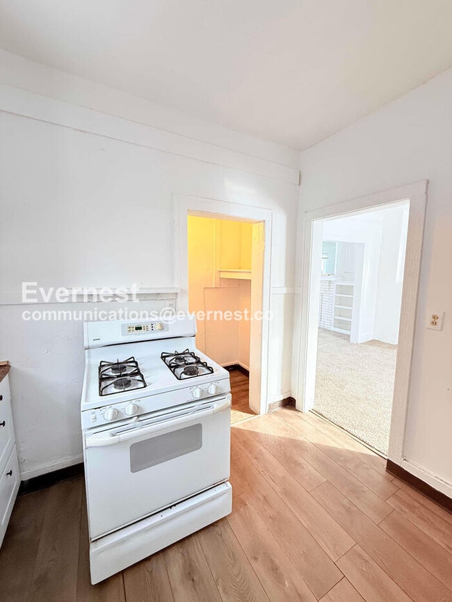 Building Photo - 14393 Strathmoor St