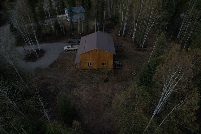Building Photo - 2498 Schutzen St