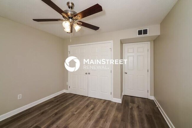 Building Photo - 3 Bedroom Pet-Friendly Home in Louisville,...