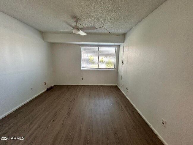 Building Photo - 2040 S Longmore