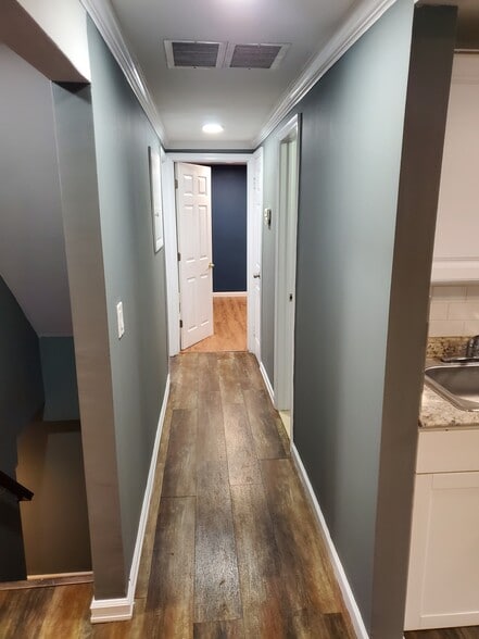 Building Photo - 239 Hilltop Dr