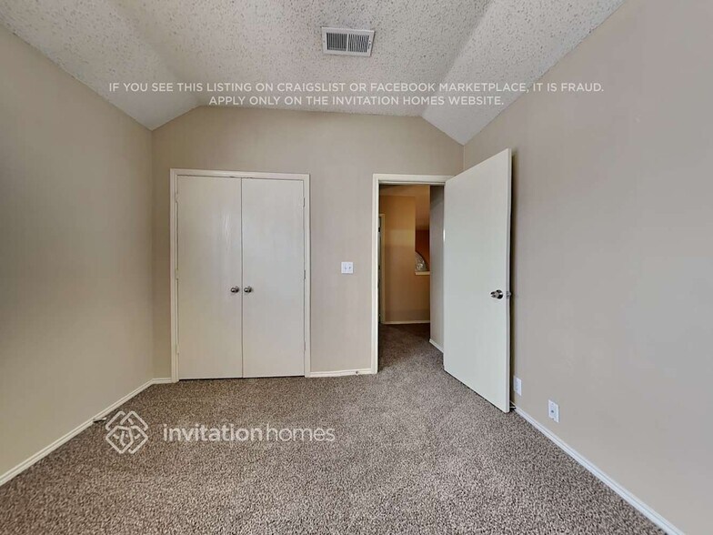 Building Photo - 1105 Iron Horse Dr