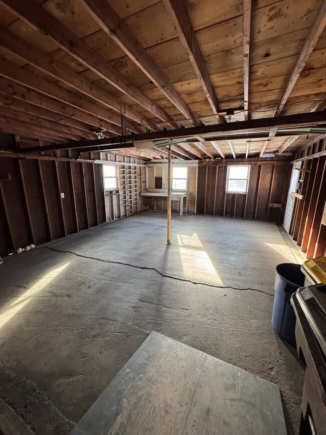 Building Photo - Two Bedroom One Bathroom Home in Machesney Park $1,395.00