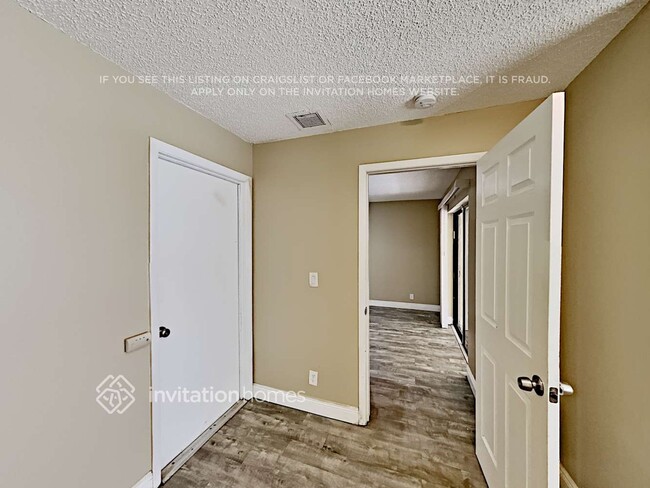 Building Photo - 5968 Ithaca Cir W