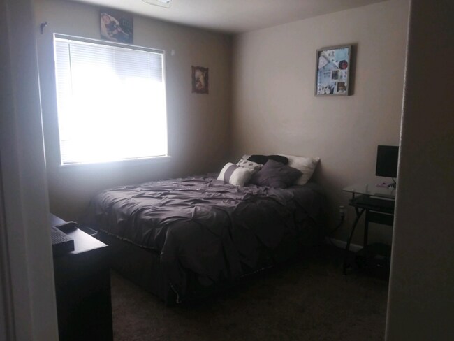 Building Photo - 2497 Demense Ave