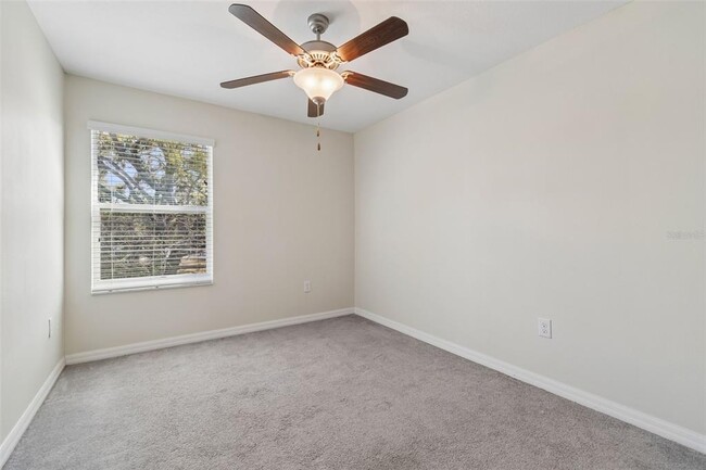 Building Photo - 10687 Lake Montauk Dr