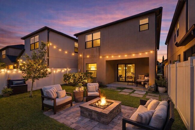 Building Photo - 2719 Garden Falls Dr