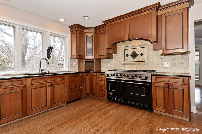 Building Photo - 756 Stonegate Rd