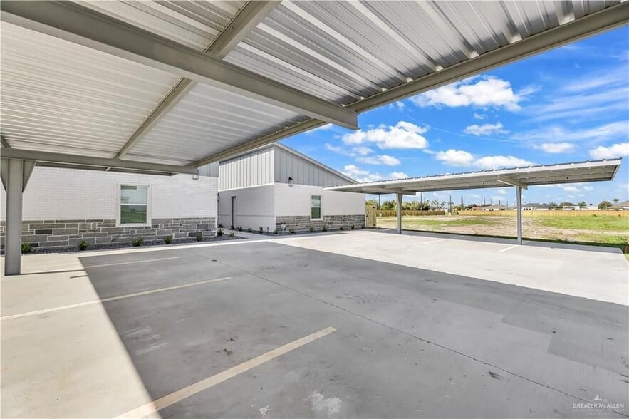 Carport - 1602 Playa Dr