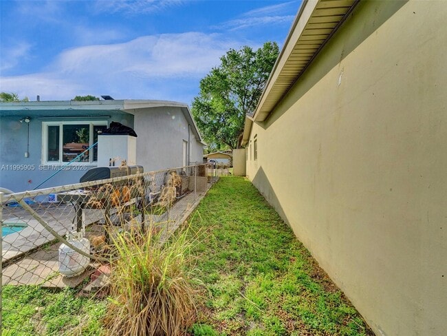 Building Photo - 7231 NW 20th St