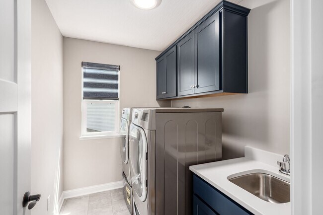 Building Photo - 3387 Logsdon Lp