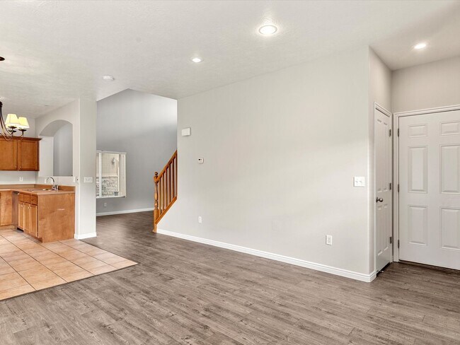 Building Photo - Newly Updated South Ogden Townhome | 3 Bed | Private Backyard | 2-Car Garage