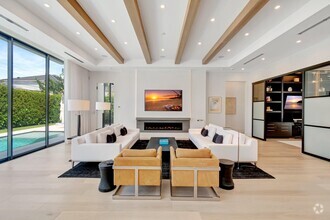 Building Photo - 811 Granada Dr