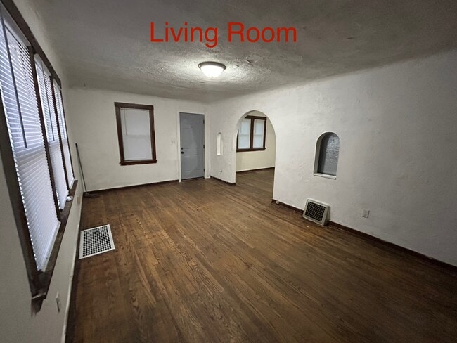 Building Photo - 432 S Washington Ave