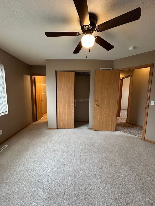 Building Photo - Spacious Millard Living with a Backyard You’ll Love