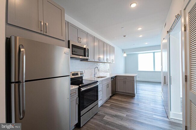 Building Photo - 1245 Ridge Ave