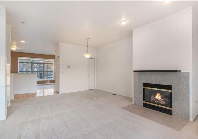 Building Photo - 526 Cherry Orchard Rd