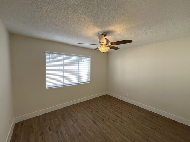 Building Photo - 1304 Rexford Pl
