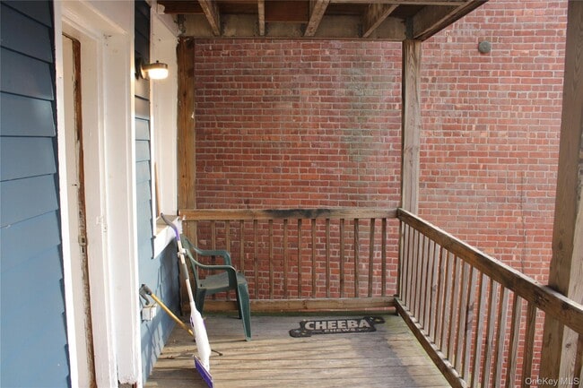 Building Photo - 52 S Bridge St