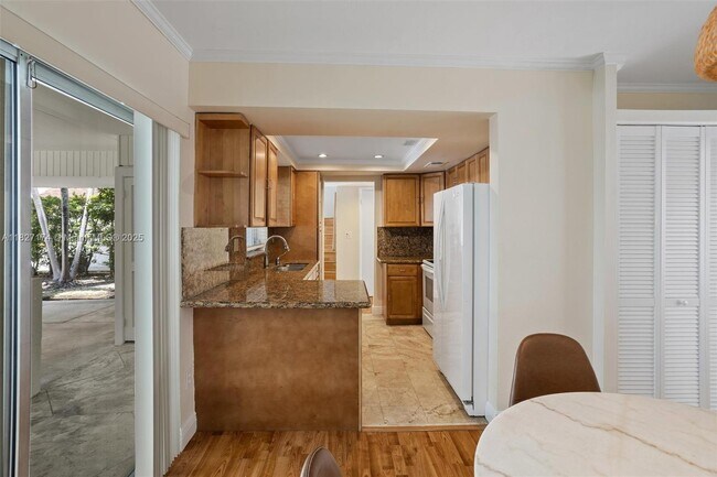 Building Photo - 7508 SW 58th Ave