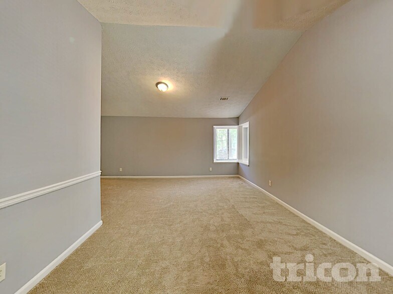 Building Photo - 718 Post Rd Ln