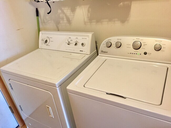 Building Photo - Spacious 3Br/3Ba TH in Eagan!!