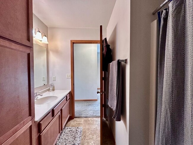 Building Photo - 1170-1172-1172 S Atrium Ct