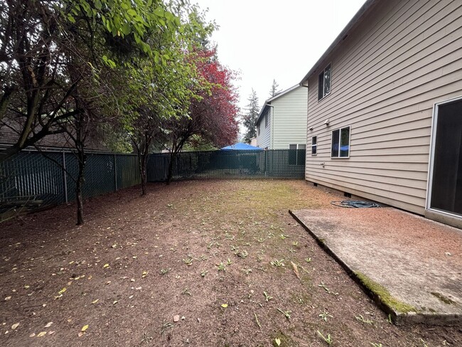 Building Photo - 3-Bed Home with Fireplace, Fenced Backyard, 2 Car Garage & Front Patio!