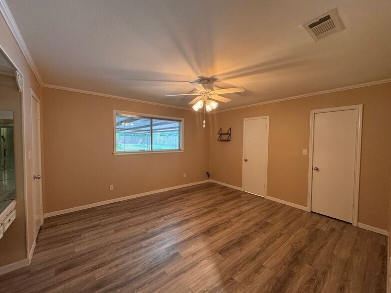 Building Photo - 15331 Lake Lamond Rd