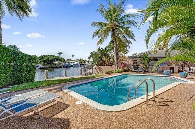 Building Photo - 4060 NE 26th Ave